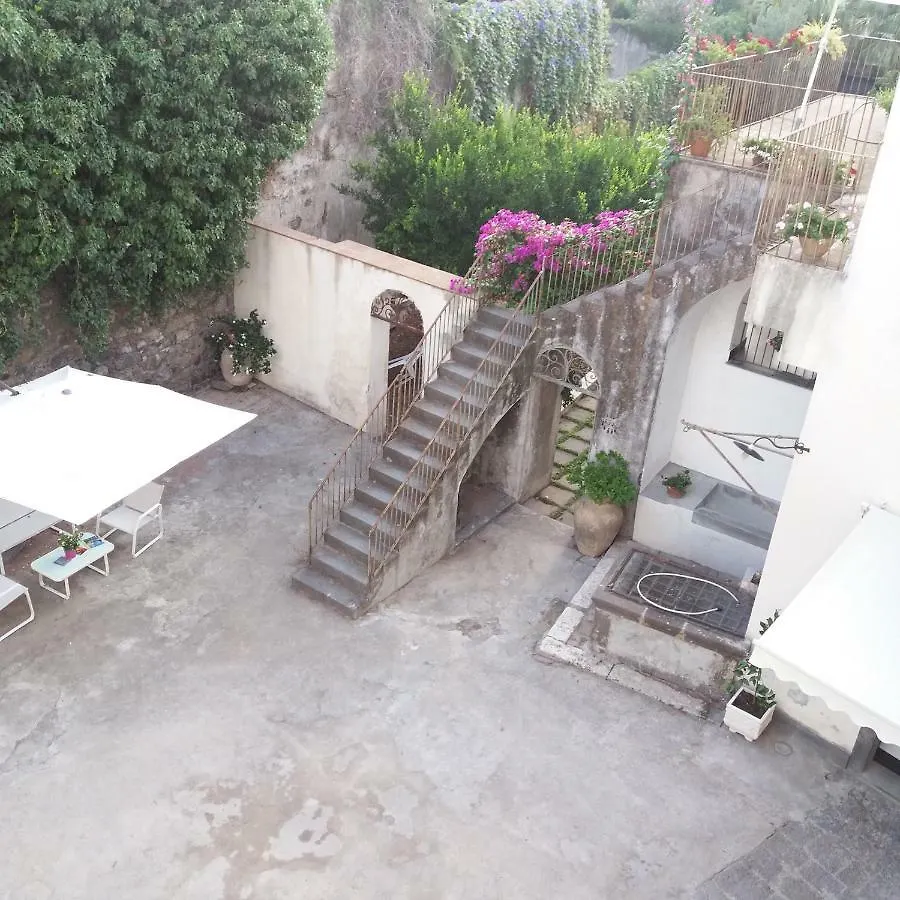 La Corte Di Aci Acireale