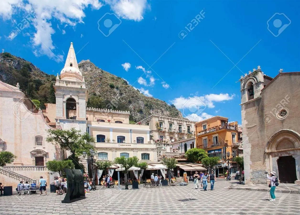 La Corte Di Aci Acireale