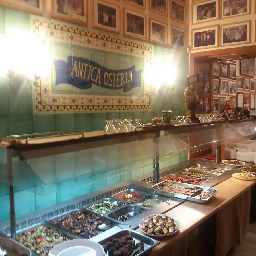 La Corte Di Aci Acireale 0*,
