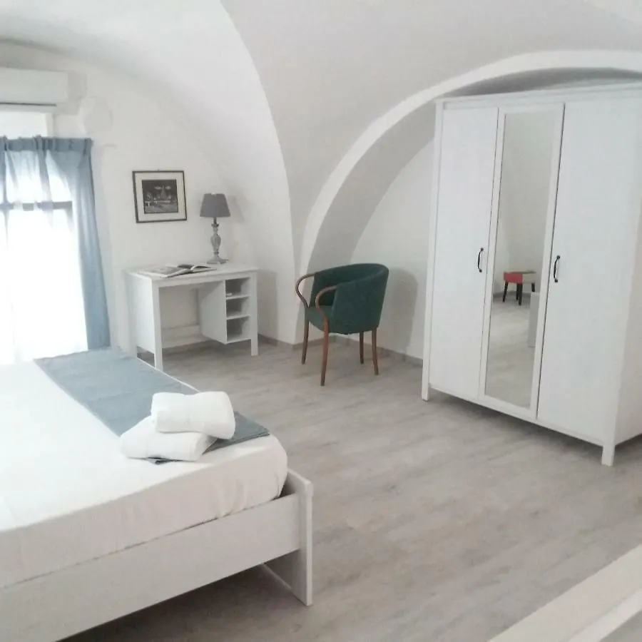 La Corte Di Aci Acireale 0*,  Italie