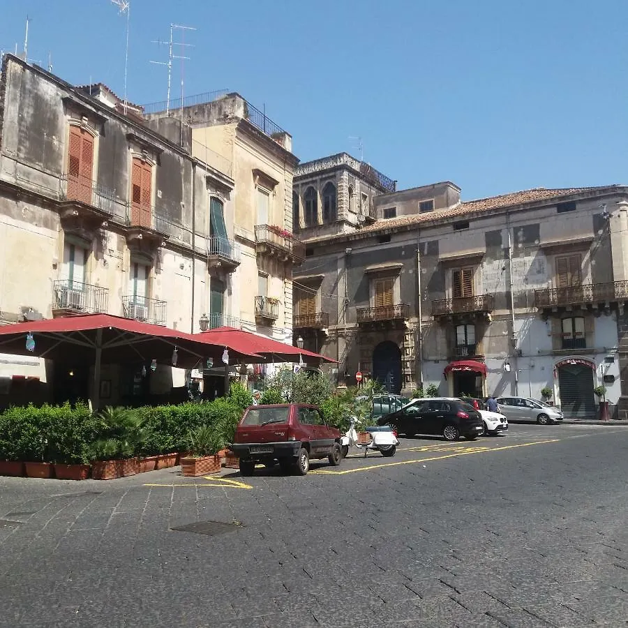 La Corte Di Aci Acireale 0*,